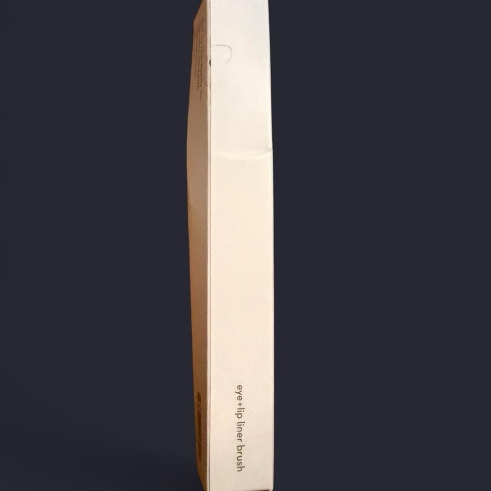 lilah b. Elegant Cream Brush